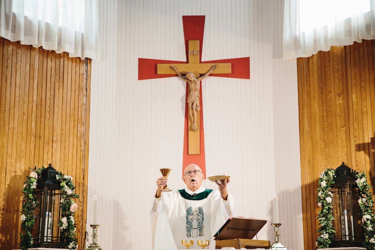  St Brendan Chapel Kennebunkport Maine Wedding Lindsay Hite Photography