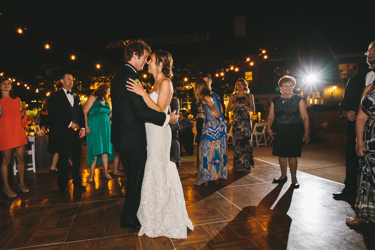 Hyatt Regency Cambridge Maryland Wedding Lindsay Hite Photography